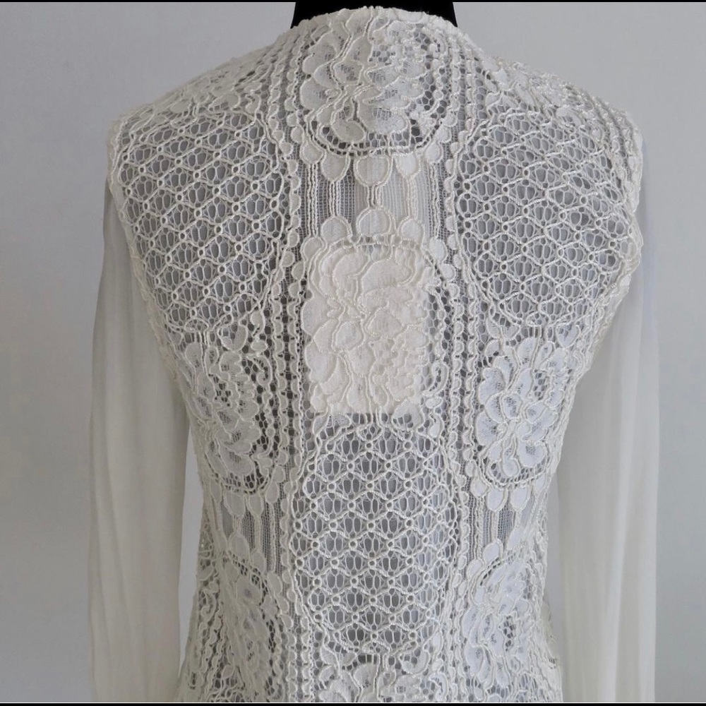 Alexis Blouse in Silk chiffon and lace.